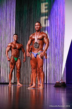Novice Bodybuilding Middle Weight Comparison